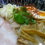 ラーメン人生JET600 - 鶏煮込みそばをＵＰで！