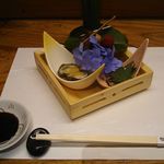 島津寿し - おまかせ 10,000円 ①付出し (白身昆布巻、小魚甘露煮、鮪まぐろシグレ煮、バイ貝) 2018年06月