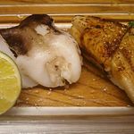 島津寿し - おまかせ 10,000円 ⑪にぎり (鮪マグロ 大トロ、アオリイカうに載せ、とり貝、穴子) 2018年06月