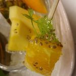 島津寿し - おまかせ 10,000円 ⑬デザート (木の芽シャーベット、果物) 2018年06月