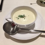 レジーナリゾート軽井沢 御影用水 - ホワイトアスパラガスのポタージュ