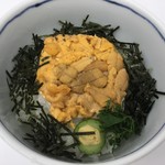 末広 - 料理写真:生ウニ丼