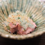 虎白 - 神戸牛　丸茄子　胡瓜　木の芽おろし