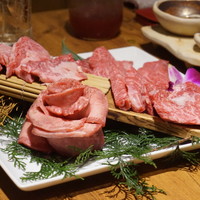 大衆肉酒場 こだわり米 匠 - 特選希少部位４種：タン・カイノミ・インサイド・カメノコ