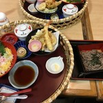 四六時中 - 「冬の天ぷら花籠と小麺セット」（税込1177円）