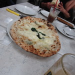 ピッツエリア エ トラットリア ダ イーサ - クアトロ的な