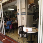 テラス席もある感じ