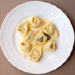 ラ スフォリーナ - メニューピッコロ<平日限定> 1400円 のリコッタチーズとほうれん草を詰めたトルテッローネ