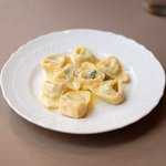 ラ スフォリーナ - メニューピッコロ<平日限定> 1400円 のリコッタチーズとほうれん草を詰めたトルテッローネ