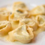 ラ スフォリーナ - メニューピッコロ<平日限定> 1400円 のリコッタチーズとほうれん草を詰めたトルテッローネ