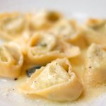 ラ スフォリーナ - メニューピッコロ<平日限定> 1400円 のリコッタチーズとほうれん草を詰めたトルテッローネ