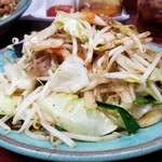 玉蘭 - 野菜炒め。強火のお陰か、びちゃびちゃしていません。野菜から水の出ない腕は凄い❗