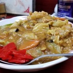 玉蘭 - セットのカレー丼。200円ですが、注文を受けてから作ります。作りおきでない独特の美味しさを味わえます。