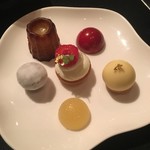 ガストロノミー ジョエル・ロブション - 