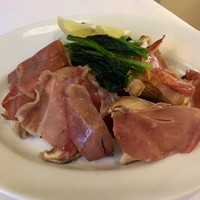 ラ・カンティーナ・カンチェーミ - 生ハムと秋田県白神産アワビ茸のロースト ほうれん草ソテーと共に