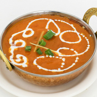 種類豊富な味わいが選べるカレー◎お得なランチセットも