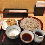 小諸そば 東京駅前店 - かき揚げせいろ二枚盛り 450円