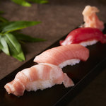鮪寿司食べ比べ３貫　大トロ　中とろ　赤身