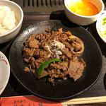 Yakiniku Ushimasa - 黒毛和牛の切り落とし定食 950円。