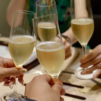 西麻布けんしろう - シャンパンで乾杯！