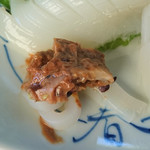 鎌倉 松原庵 - イカ刺しのわた添え④イカワタを合わせます