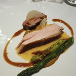 海の神　山の神～ほろほろ鳥のロティ、ムール貝のピュレとブールブラン、新玉ねぎ、アスパラガス