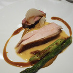 レフェルヴェソンス - 海の神　山の神～ほろほろ鳥のロティ、ムール貝のピュレとブールブラン、新玉ねぎ、アスパラガス