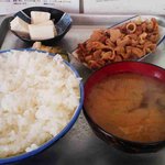 仙成食堂 - もつ煮こみ定食