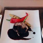 cafe & restaurant ウエストリバー - メインディッシュは、神戸ポーク肩ロース肉ローストアサイーソースを選択