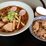 丸井食堂 - 中華460円 & ホルモン皿380円