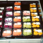 家楽福 - カットフルーツもあります♪