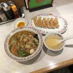 餃子の王将 - 中華飯 & 焼餃子