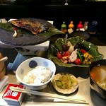 ろ - 焼き魚ランチ