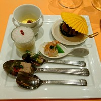 リストランテ ル・ミディ ひらまつ - 見事な黄金色の貝(*^^*)