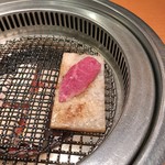 もっちゃん家 - 外バラを岩塩プレートで焼く