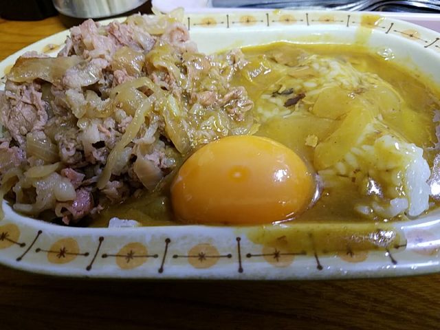 スタミナカレー 牛八>