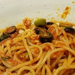 ハシヤ - ブラックとグリーンオリーブ