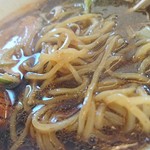 ソバヌードル 鶴 - 麺のアップ