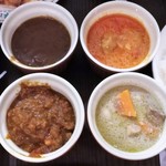 スイーツパーティー ハチカフェ - カレー4種のアップ