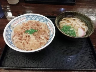 めんくい - 親子丼・ミニうどんセット（７００円）