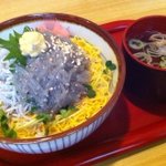 寿司懐石　かご家 - 生しらす丼（つみれ汁付）