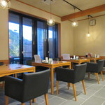 麺-BAR- KOMOAN - 店内テーブル席