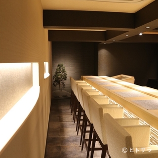 Enjoying sushi in a high-quality space is the best hospitality for your loved ones.