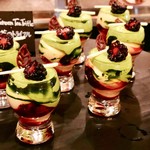 ザ・テラス - 赤いベリーと抹茶のトライフル