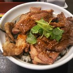 Nakau - リブロースステーキ丼！