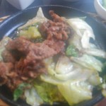 鉄板居酒屋心花 - 牛肉とレタスのオイスター炒め