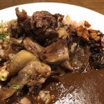 ワインレストラン ドミナス - ハンガリー産鴨モモ肉のコンフィカレー