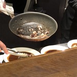 ワインレストラン ドミナス - ハンガリー産鴨モモ肉のコンフィカレー