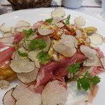ビストロ ダイア - ホワイトアスパラガスとポーチ・ド・エッグと生ハム添え(＋￥1,000)