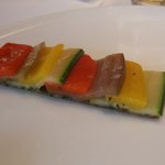 キュイジーヌ[s] ミッシェル・トロワグロ - 野菜のクロックのアップ